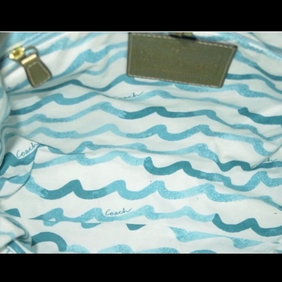 Coach Aubrey Seaside Tote AND Wristlet w/ Starfish - Picture 8 of 10